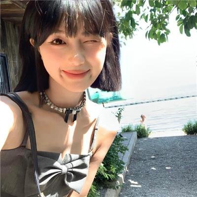 黑珍珠艾曼妞